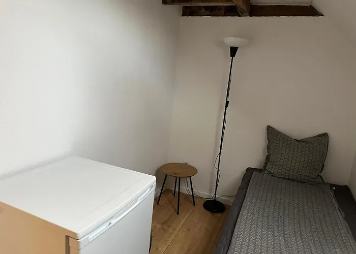 Vandrarhem Den Gamel Togstation Give